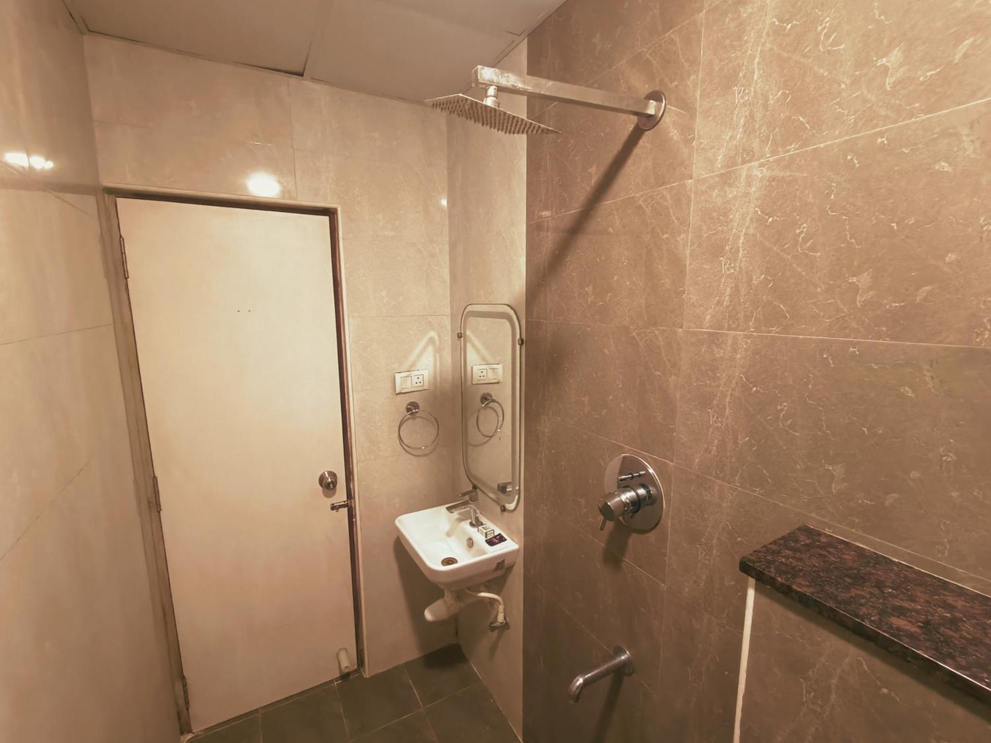 Mrv Inn Triplicane Chennai Exterior photo