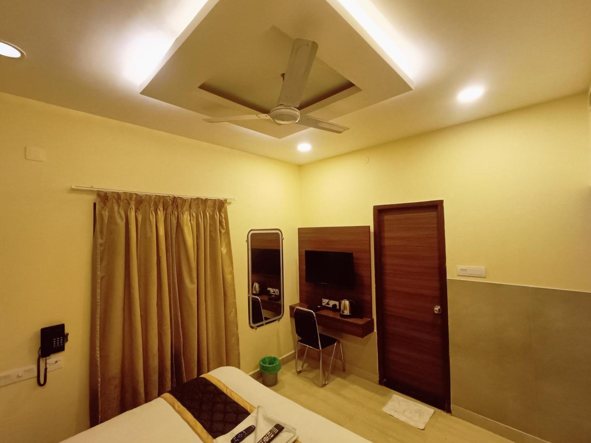 Mrv Inn Triplicane Chennai Exterior photo